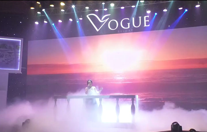 [RA MẮT VOGUE RESORT] Feel The Light - Văn Mai Hương